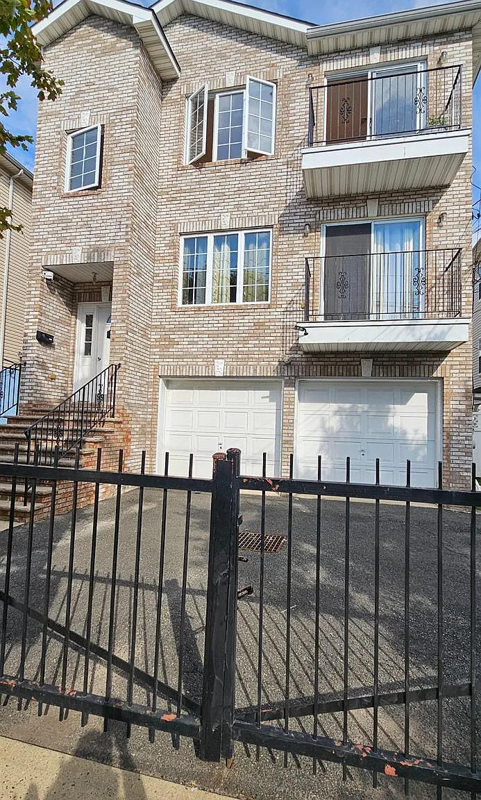 3 bed, 2.0 bath, $2,800 — Photo 2