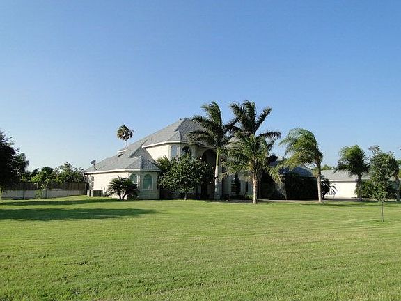 3rd image of 32898 Edgewater Isle Dr