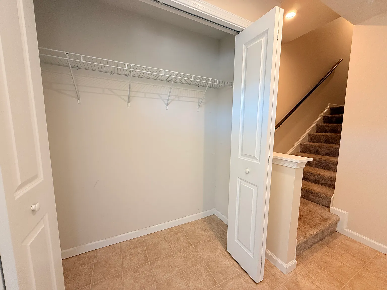 3 bed, 1320 sqft, $2,300 — Photo 4