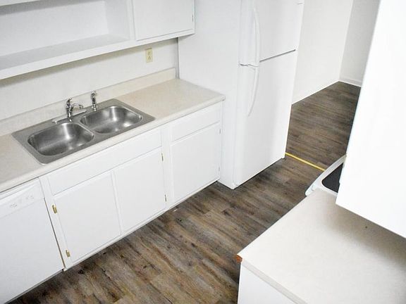 5th image of 303 Far Side Dr APT 2