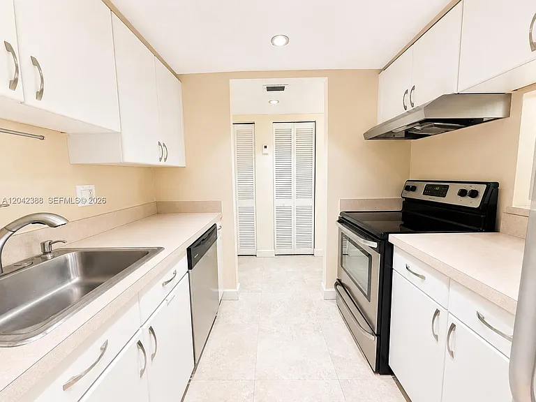 14421 N Kendall Dr #0 — Photo 7