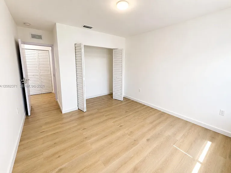 552 NW 7th St #6 — Photo 14