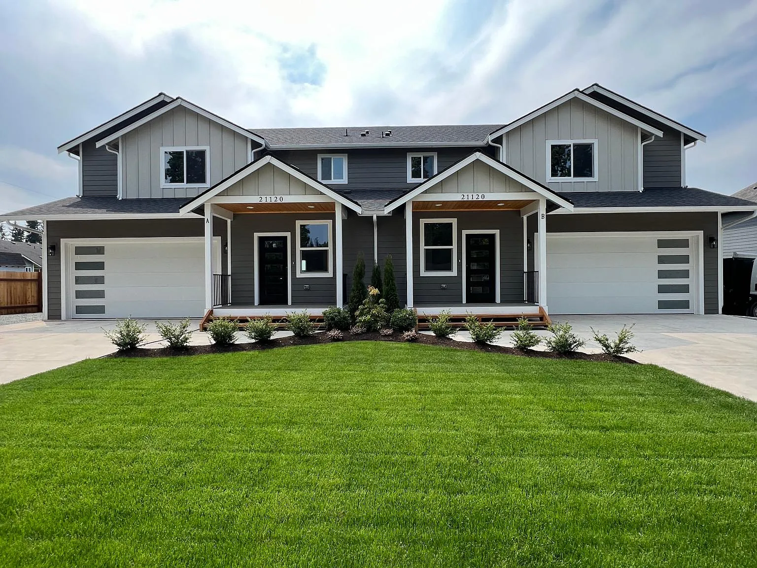 3 bed, 2.5 bath, 1950 sqft, $3,100 — Photo 1