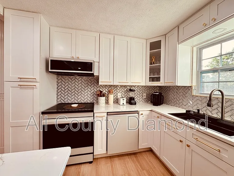 127 Heather Dr — Photo 6