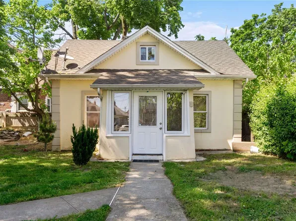 45 Dehnhoff Avenue, Freeport, NY 11520