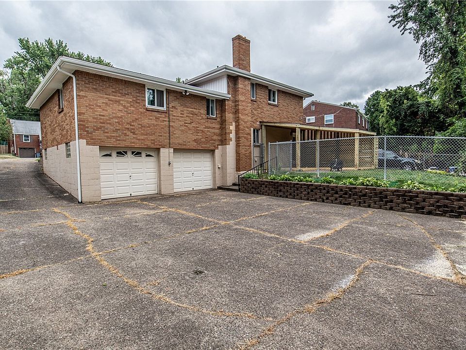 2nd image of 934 Garden City Dr