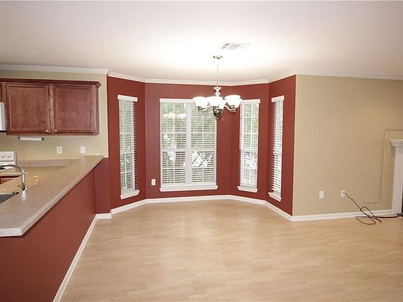 3rd image of 545 Versailles Blvd APT H