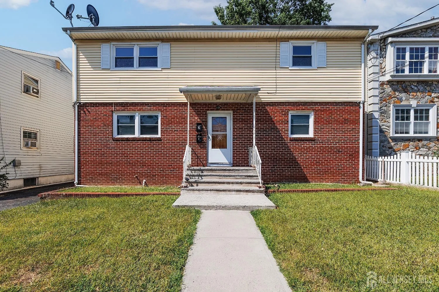 2 bed, 1.0 bath, $2,700 — Photo 1