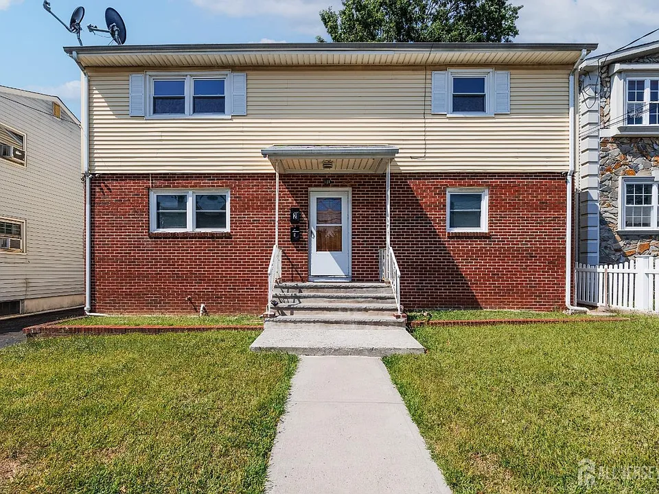 111 Emerson St #1