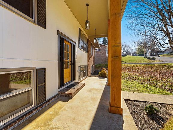4th image of 1203 Beechwood Dr