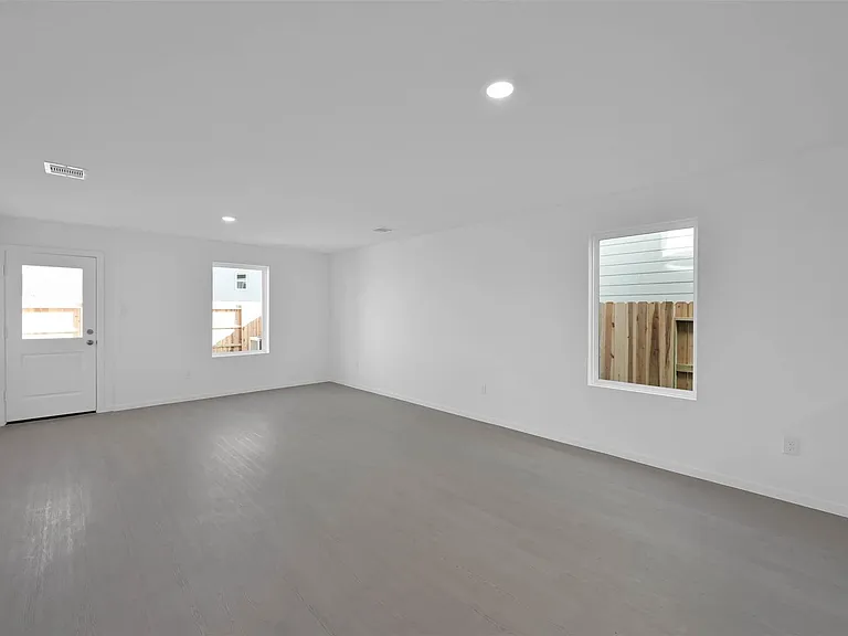 18243 Via Aurelia Dr — Photo 4