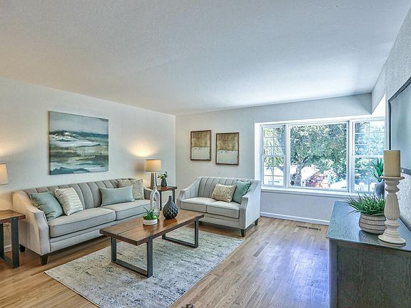 2nd image of 206 Weible Dr