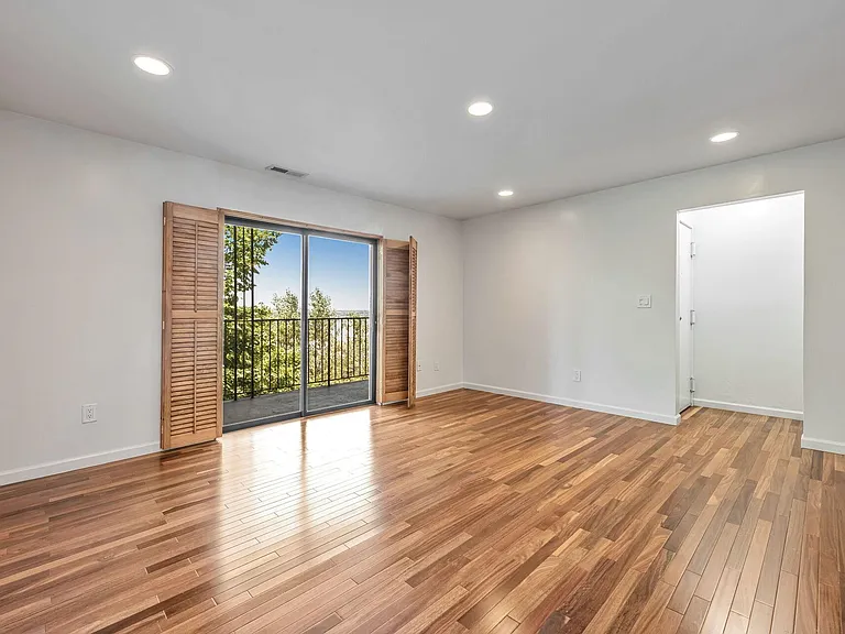 6409 Liberty Ave #I1 — Photo 9