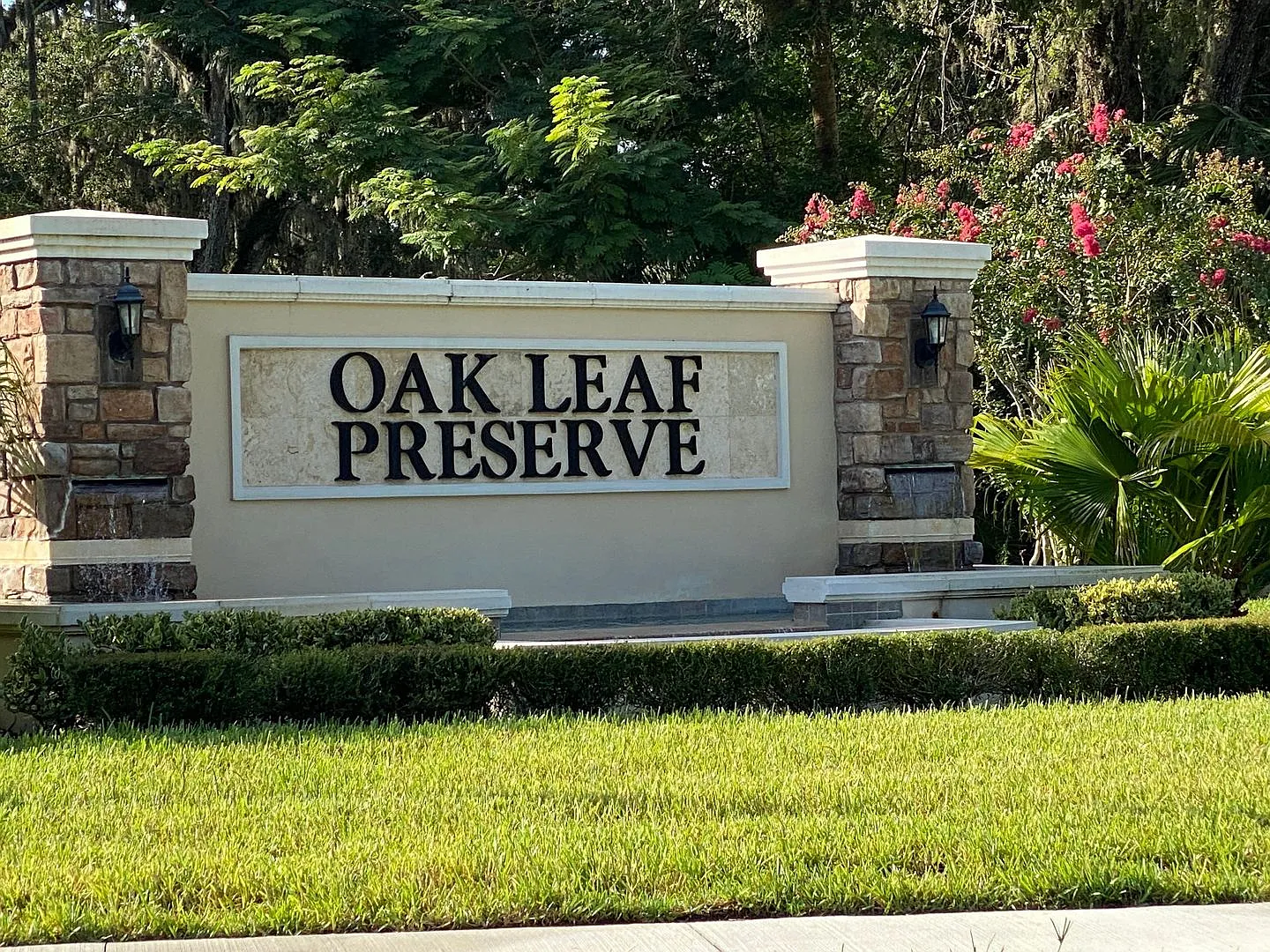 4 Bedroom 2 Bath home in Oak Leaf Preserve for RENT! — Photo 2