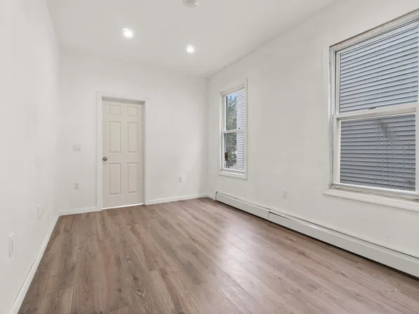 94 Stevens Avenue image 8 of 10