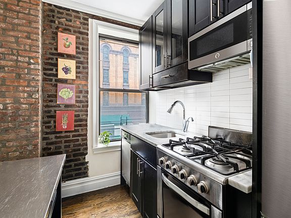 3rd image of 477 Amsterdam Ave #2W