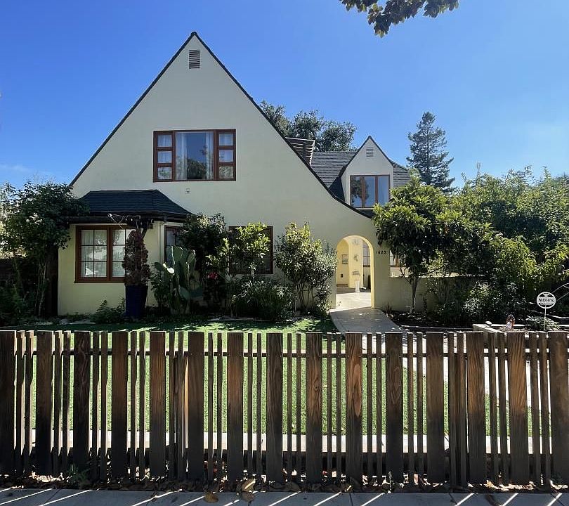 1st image of 1623 Escobita Ave