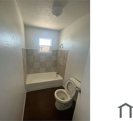 3rd image of 409 W Van Buren Ave #4
