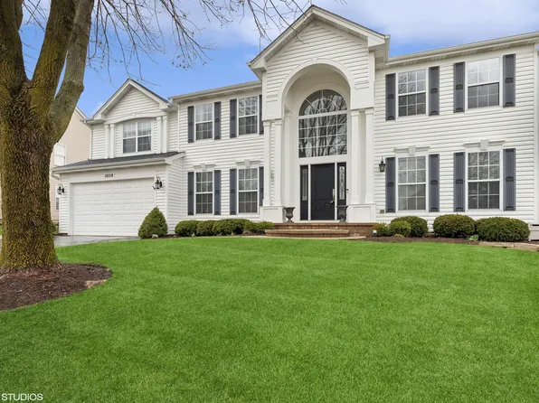 18718 W Meadow Grass Dr, Lake Villa, IL 60046