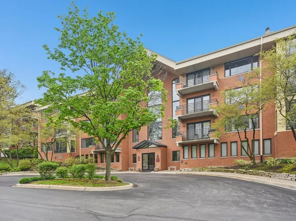 3525 S Cass Ct Unit 302, Oak Brook, IL 60523