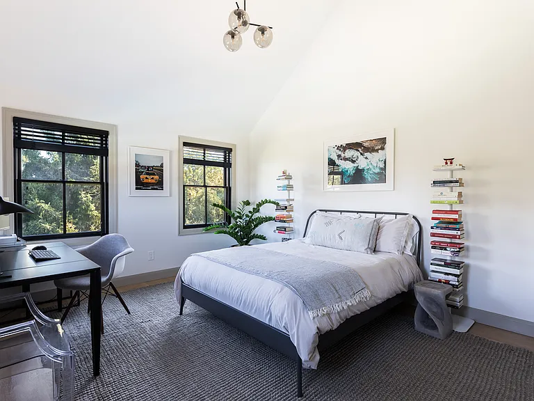 30 N Bishop Ln — Photo 20