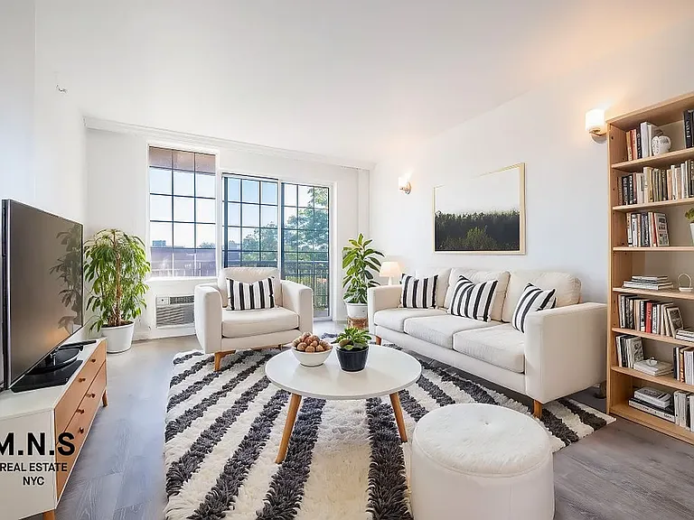 423 Ocean Pkwy #6A — Photo 2