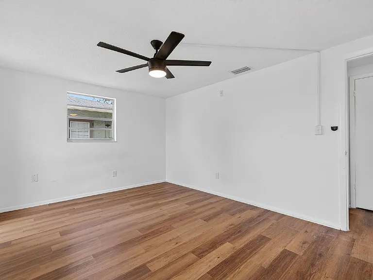 8626 Robilina Rd — Photo 40