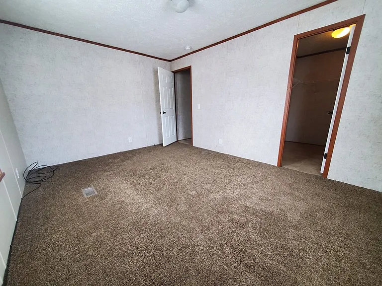 Groveland Manor — Photo 27