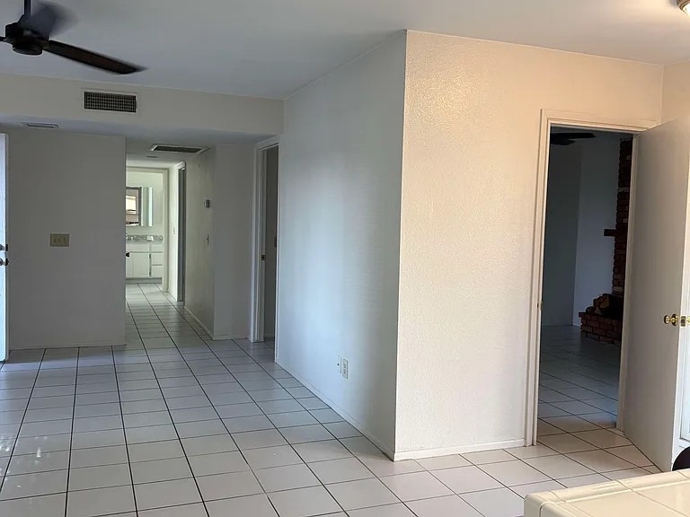 2631 S Evergreen Rd — Photo 3