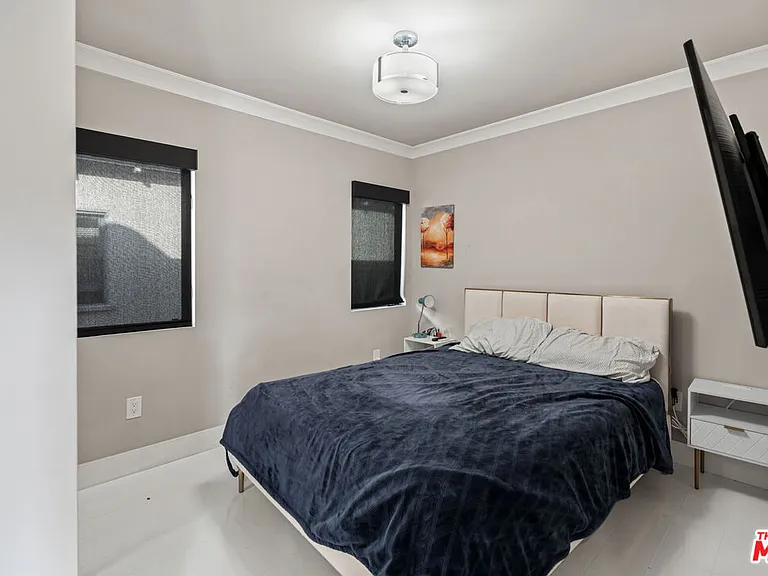 801 Howard St — Photo 16