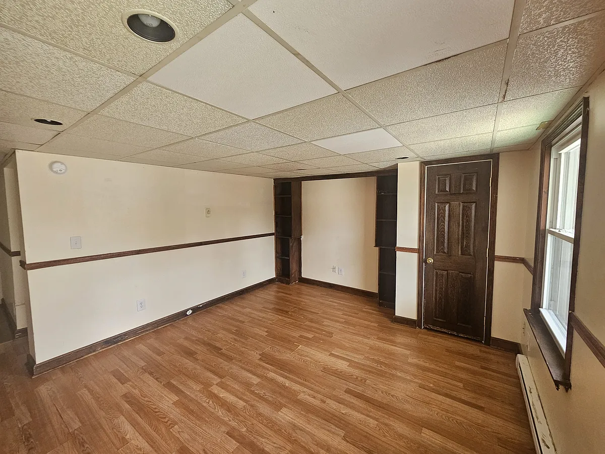 Photo 2 of 7 - 533 W Shawnee Ave #1 - Plymouth, PA Building Photo - 533 W Shawnee Ave #1