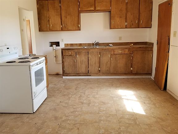 2nd image of 801 N Orchard Ave