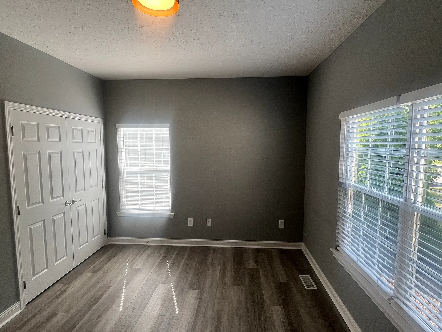 2 bed, 1700 sqft, $2,700 — Photo 4