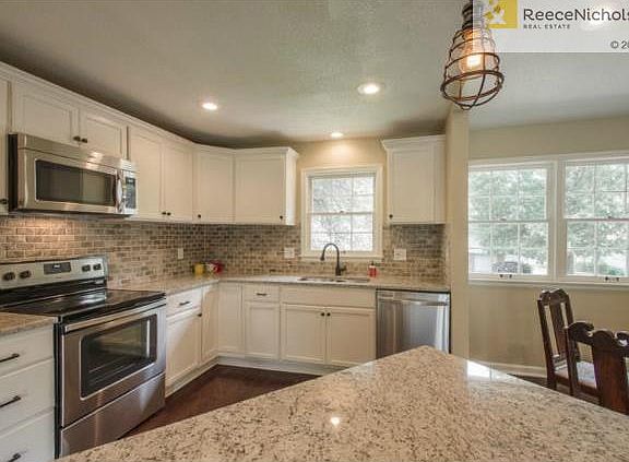 Granite Counters and new Stainless Steel appliances!