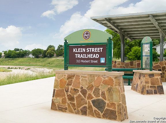 2nd image of 127 Klein