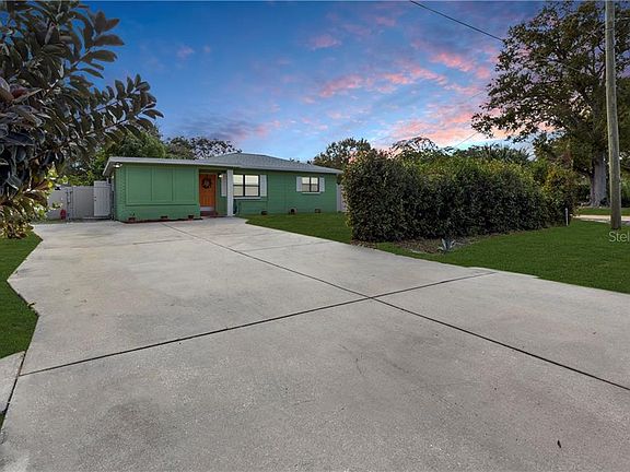 3rd image of 3010 W Napoleon Ave