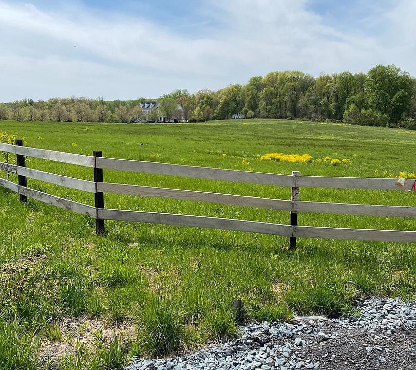 2nd image of 18450 Cattail Rd