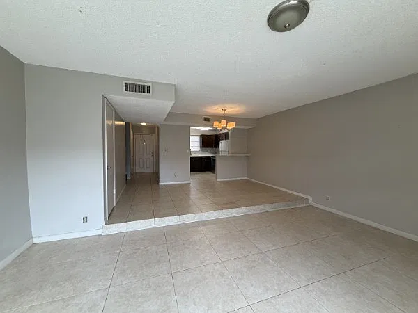 2 bed, 1.5 bath, 1250 sqft, $2,200 — Photo 3