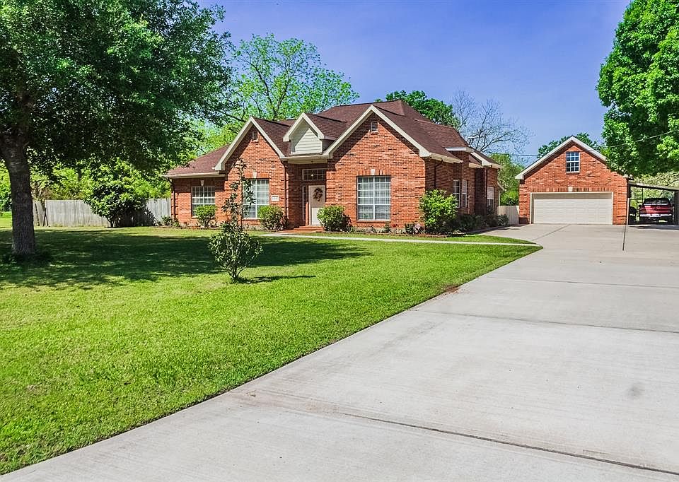 1st image of 16326 Pecan Dr