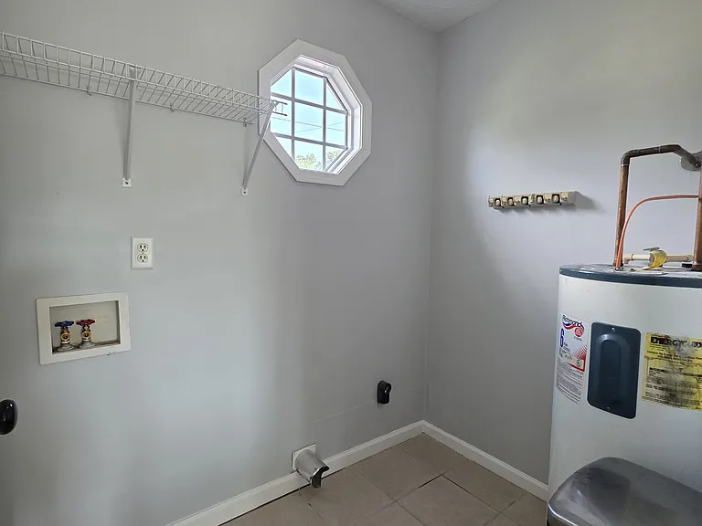 98 Lee Road 2095 — Photo 10