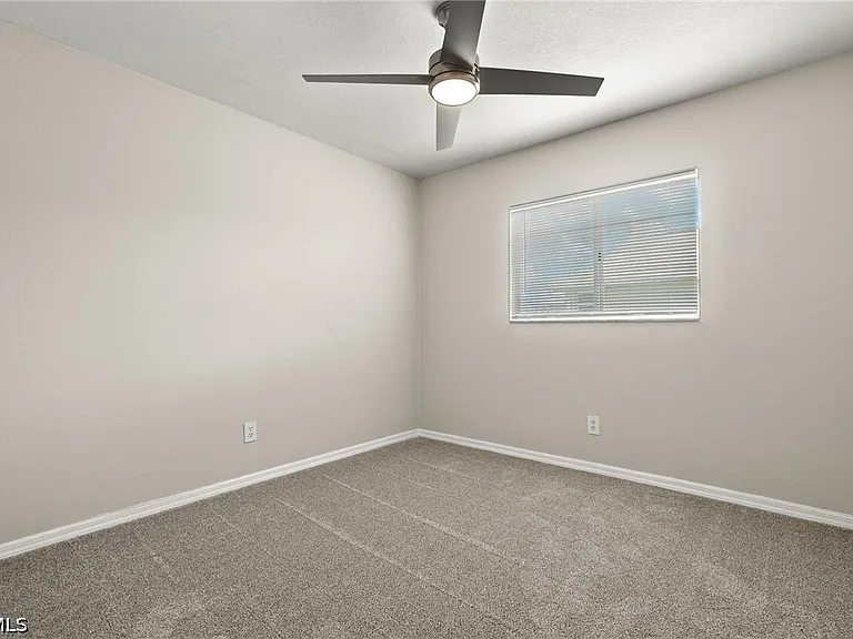 3919 SW 14th Ave — Photo 23