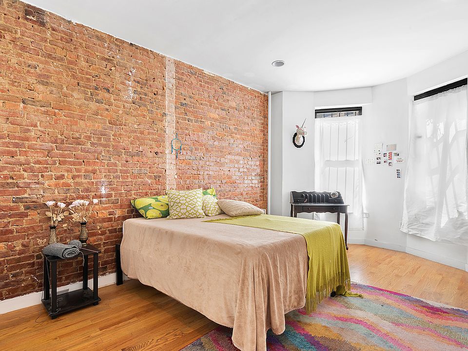 2nd image of 175 Rogers Ave #No1r