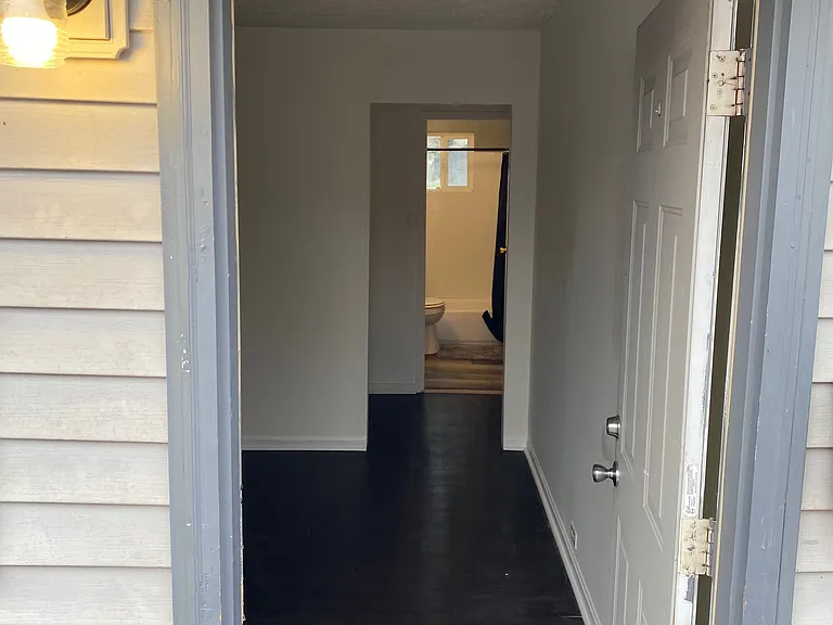330-332 Highland Dr — Photo 3