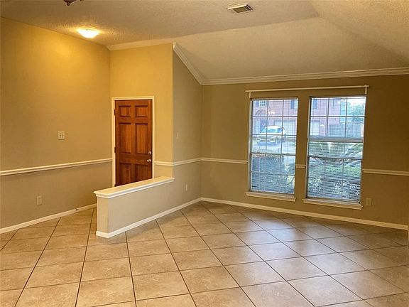 4th image of 20430 Drakewood Dr
