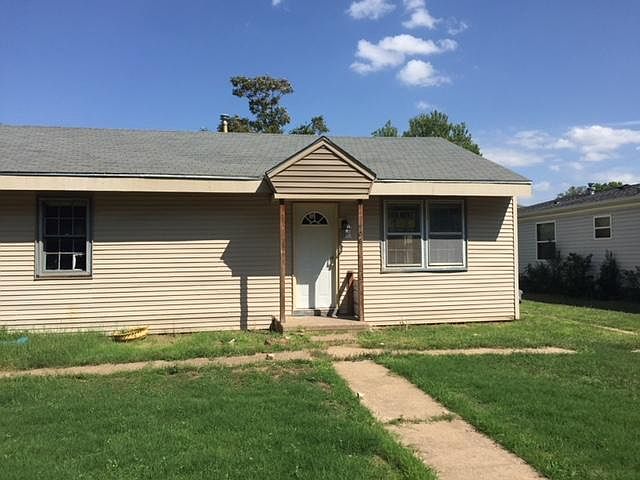 2nd image of 906 N 13th St
