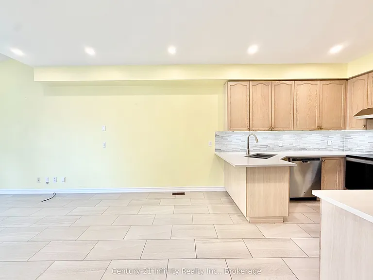 1171 Springbank Dr — Photo 15