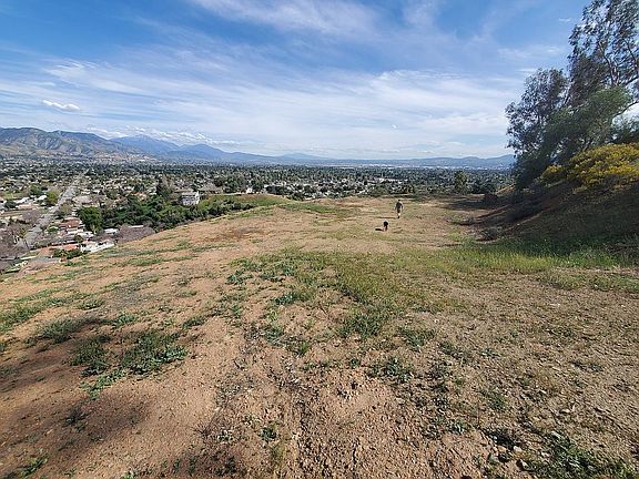 5th image of 0 Hillhurst Dr