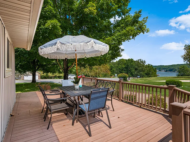 305 Ridgeway Dr — Photo 10