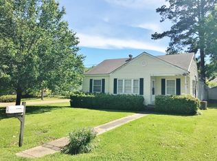 526 Lakeview Ave, McComb, MS 39648