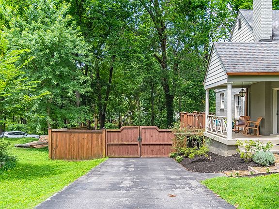 4th image of 130 Spring Valley Rd